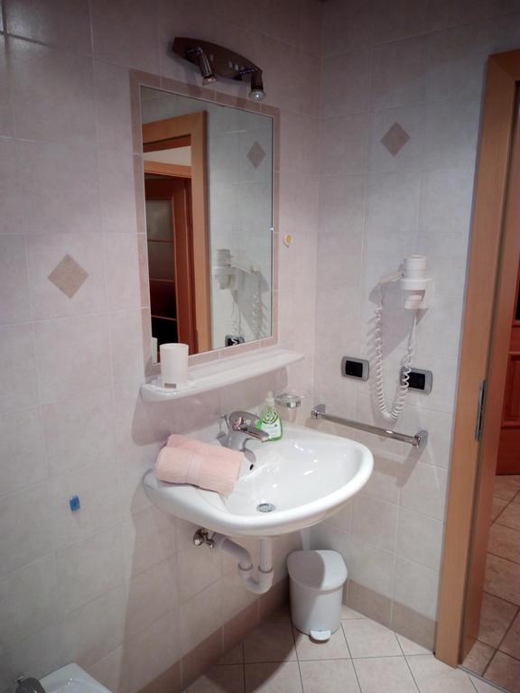 Trogerhof Apartment Dobbiaco Luaran gambar